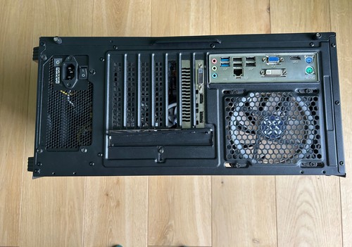 Xum titan gaming used - xum,